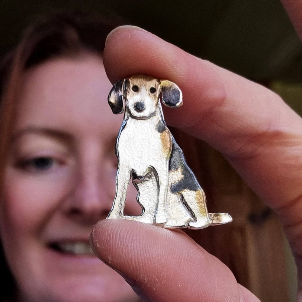 beagle necklace, dog necklace, dog jewellery, uk jewellery designer, avril manderson, fresh fleeces, handmade animal jewellery, beagle brooch, beagle pin